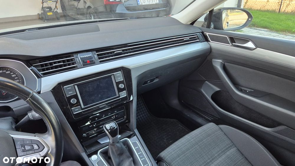 Volkswagen Passat - 7