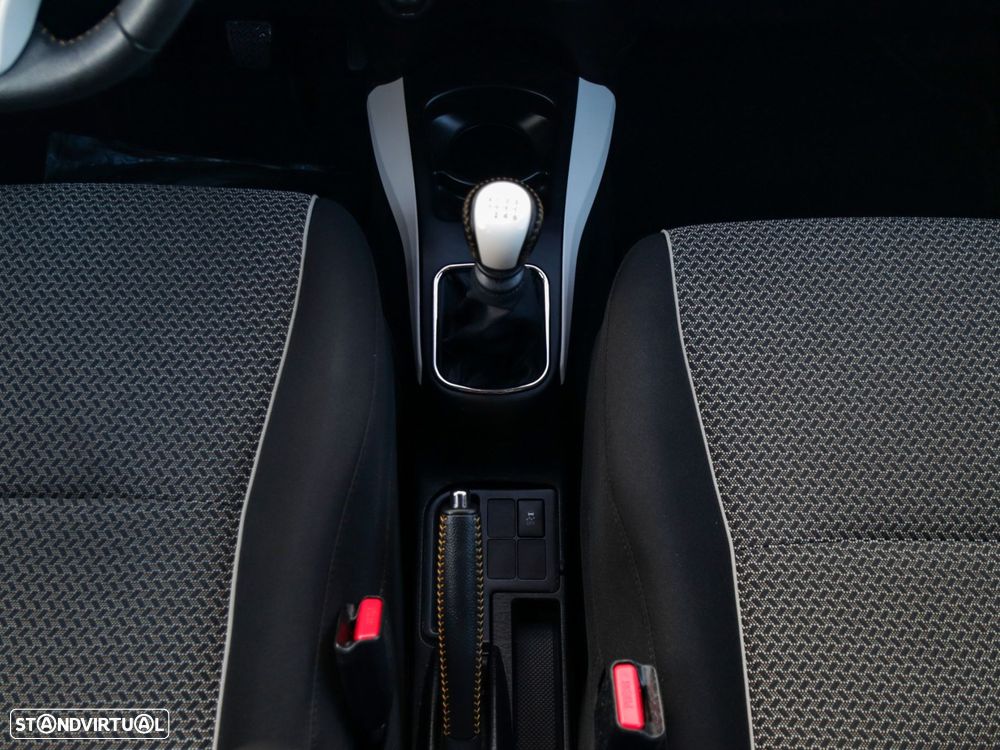 Toyota Yaris 1.33 VVT-i Sport - 29