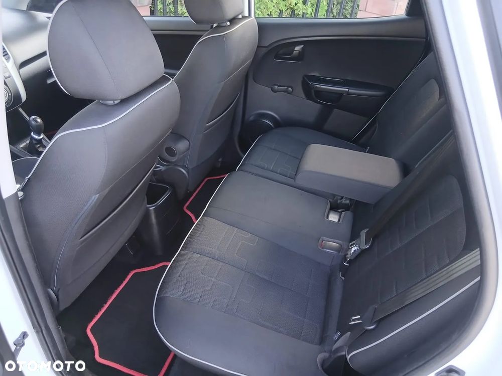 Kia Venga 1.6 Business Line - 35