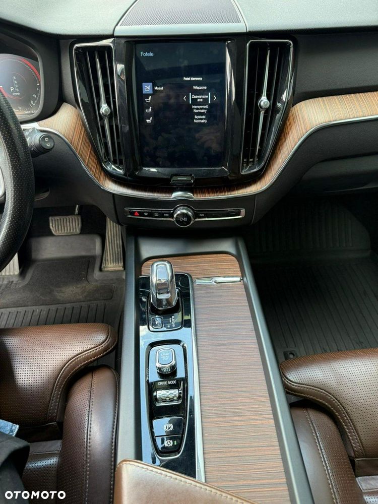 Volvo XC 60 T8 AWD Plug-In Hybrid Inscription - 26