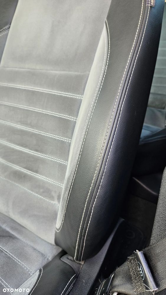 Renault Laguna 2.0 DCi GT 4WS - 25