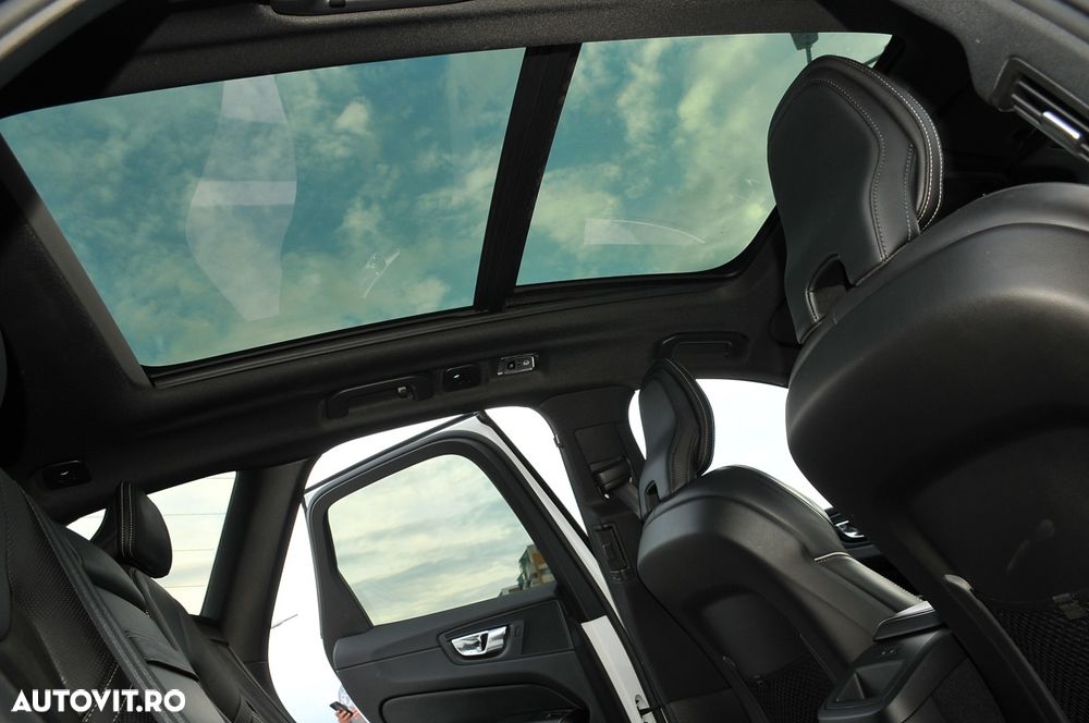Volvo XC 60 D5 AWD Geartronic RDesign - 10
