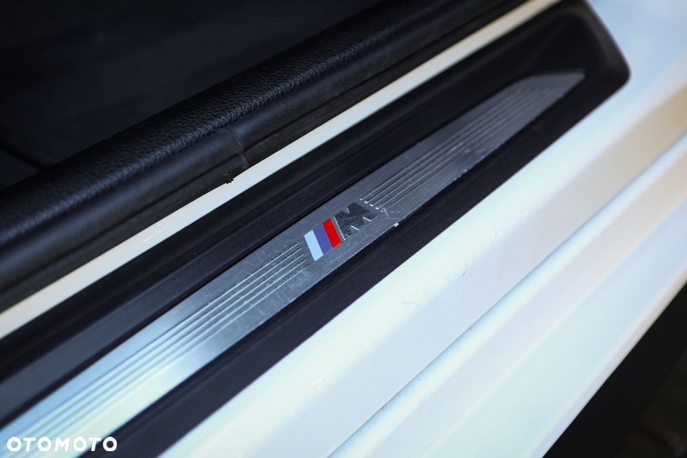 BMW Seria 3 330i M Sport Shadow sport - 29