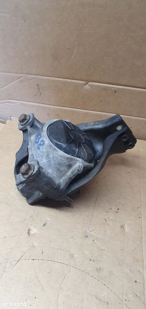 Łapa poduszka silnika prawa Audi A4 B8 2.0 TDI 8K0399060L - 3