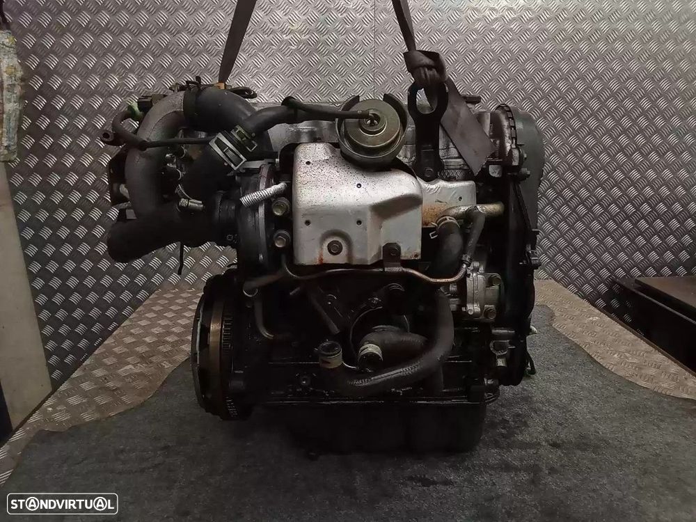 MOTOR COMPLETO MAZDA PREMACY 2001 -RF4F - 2