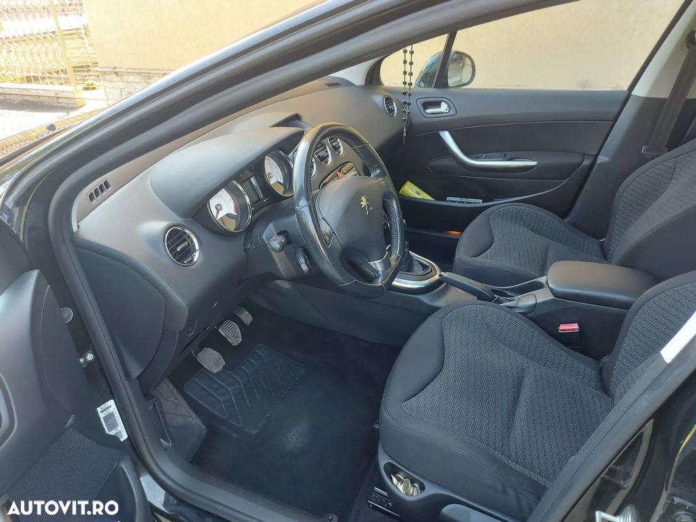 Peugeot 308 1.6E Premium - 8