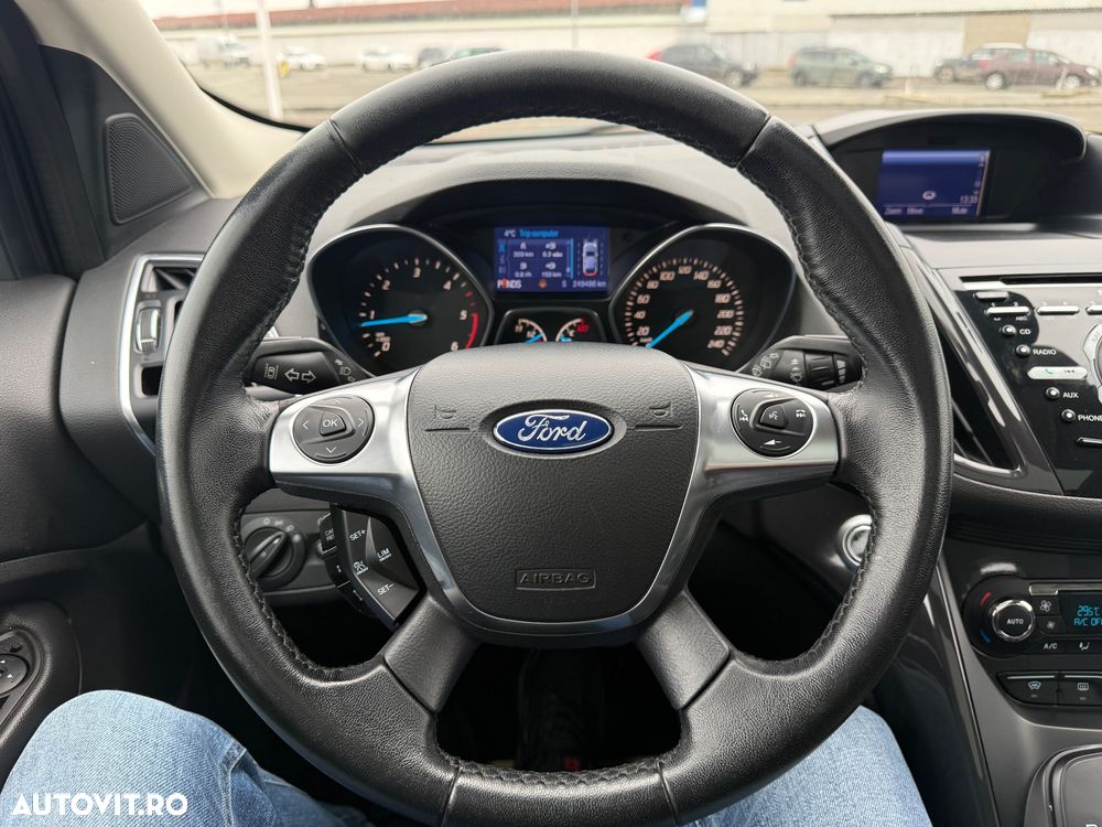 Ford Kuga 2.0 TDCi 4WD Powershift Titanium - 18