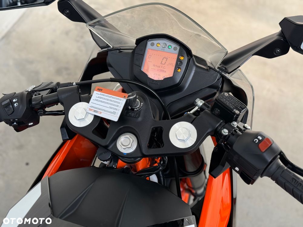KTM RC 390 - 21