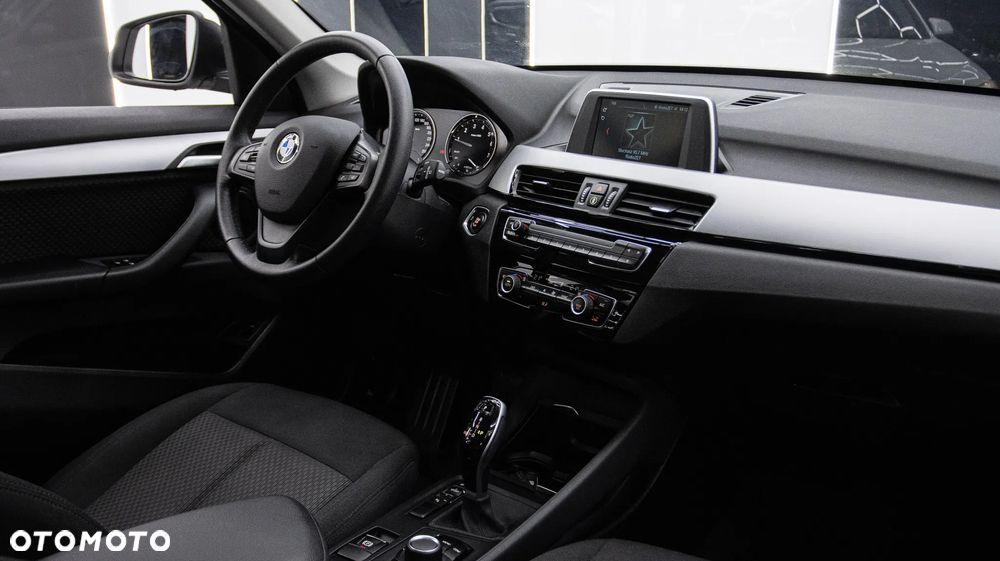 BMW X1 sDrive18i - 15