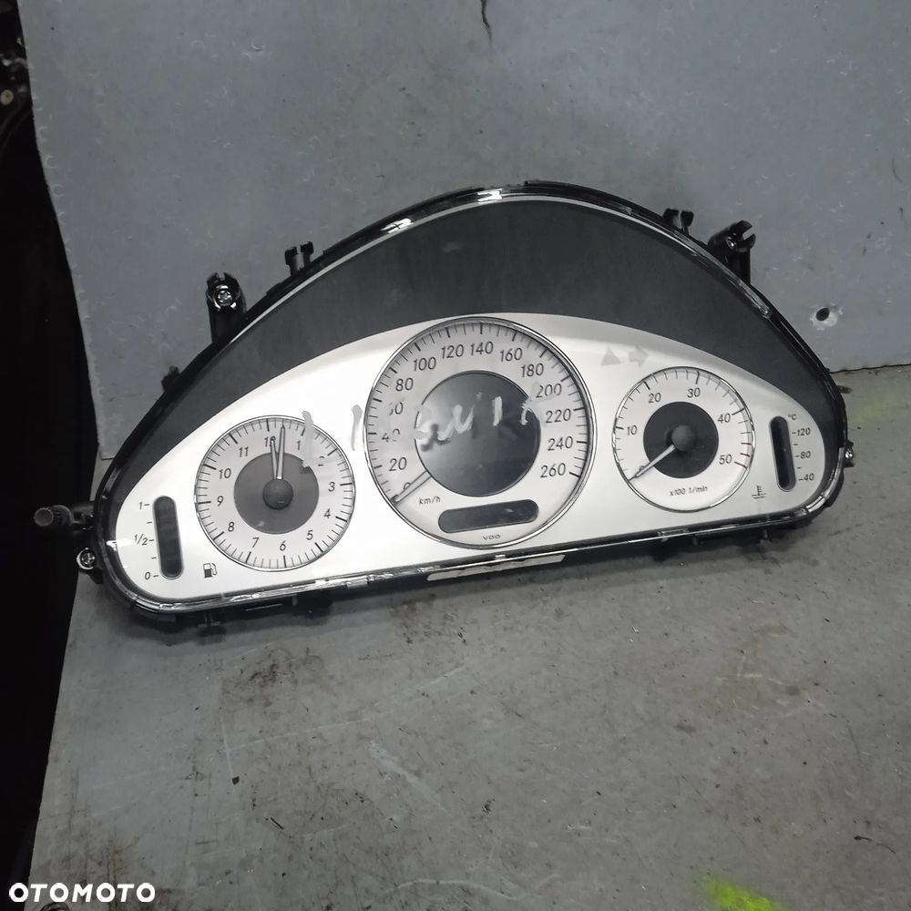 Licznik W211 3.0CDI A2115402548 - 1