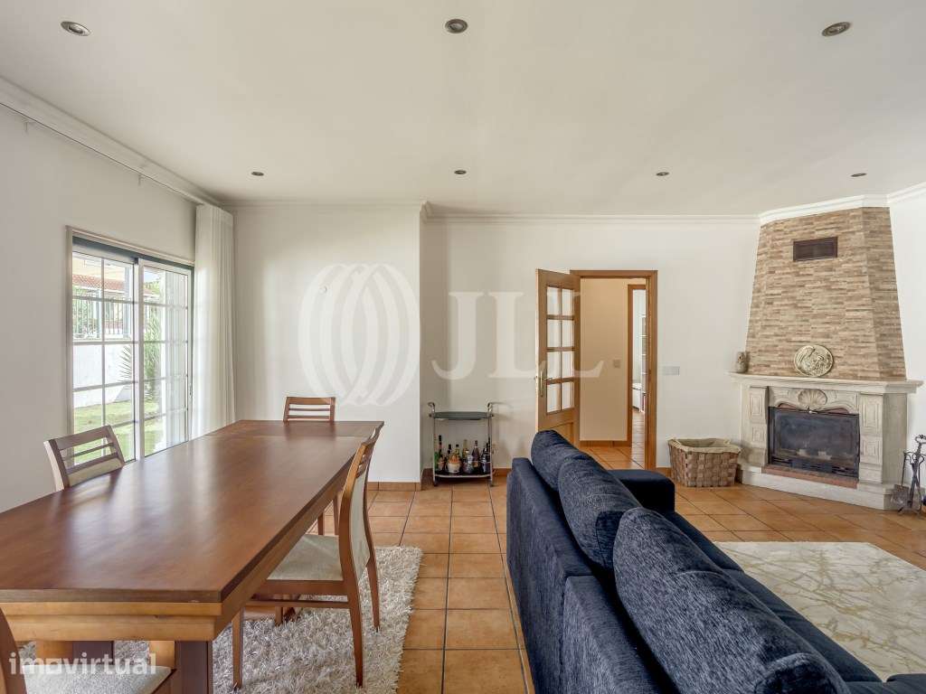 Moradia T4 com jardim e garagem, Adão Lobo, Cadaval - Grande imagem: 2/26