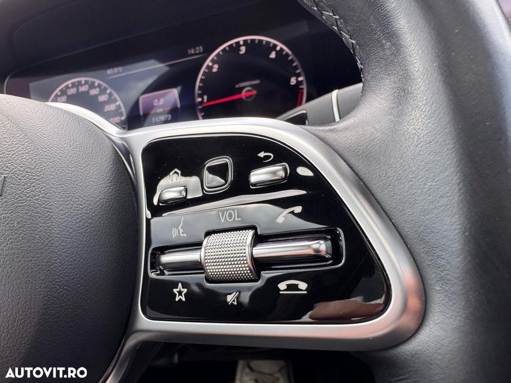 Mercedes-Benz E 220 d 4MATIC Aut. - 26