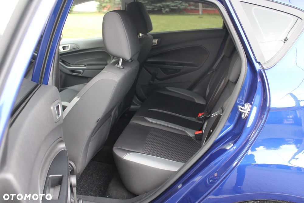 Ford Fiesta - 24