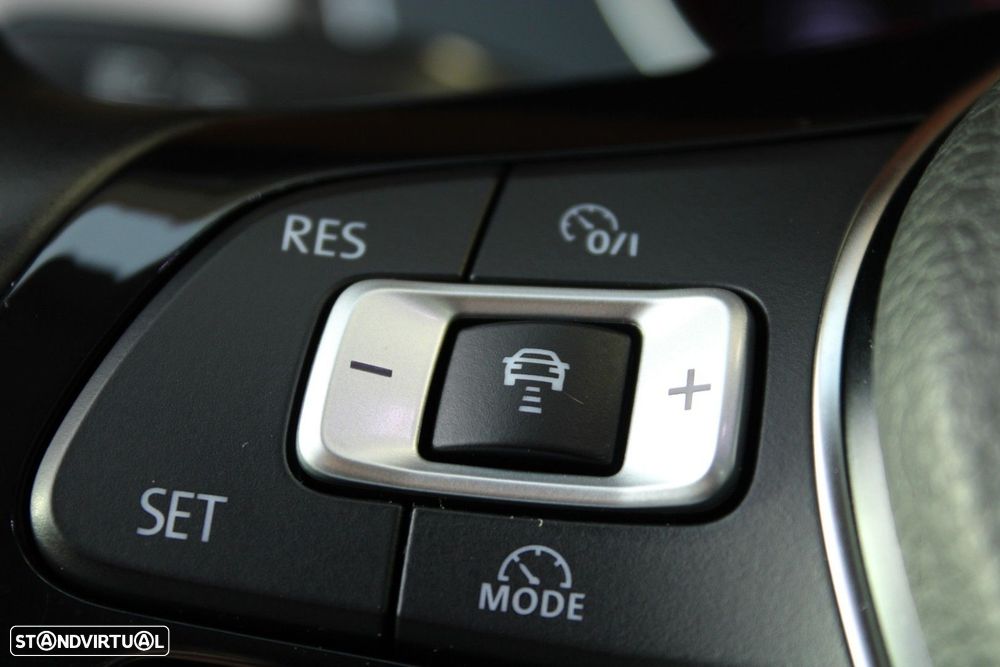 VW Passat Variant 2.0 TDi Highline DSG - 16