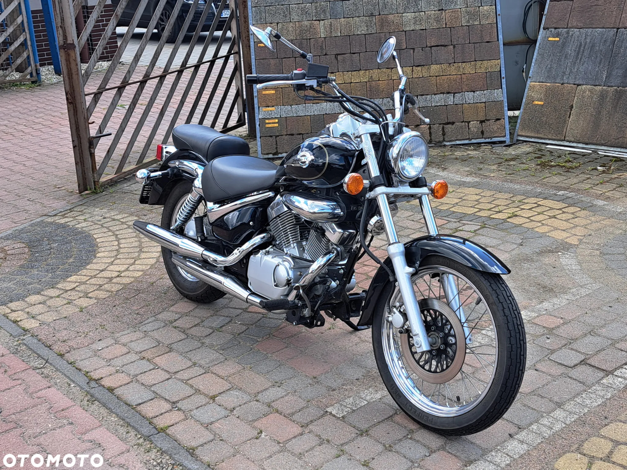 Suzuki Marauder - 15