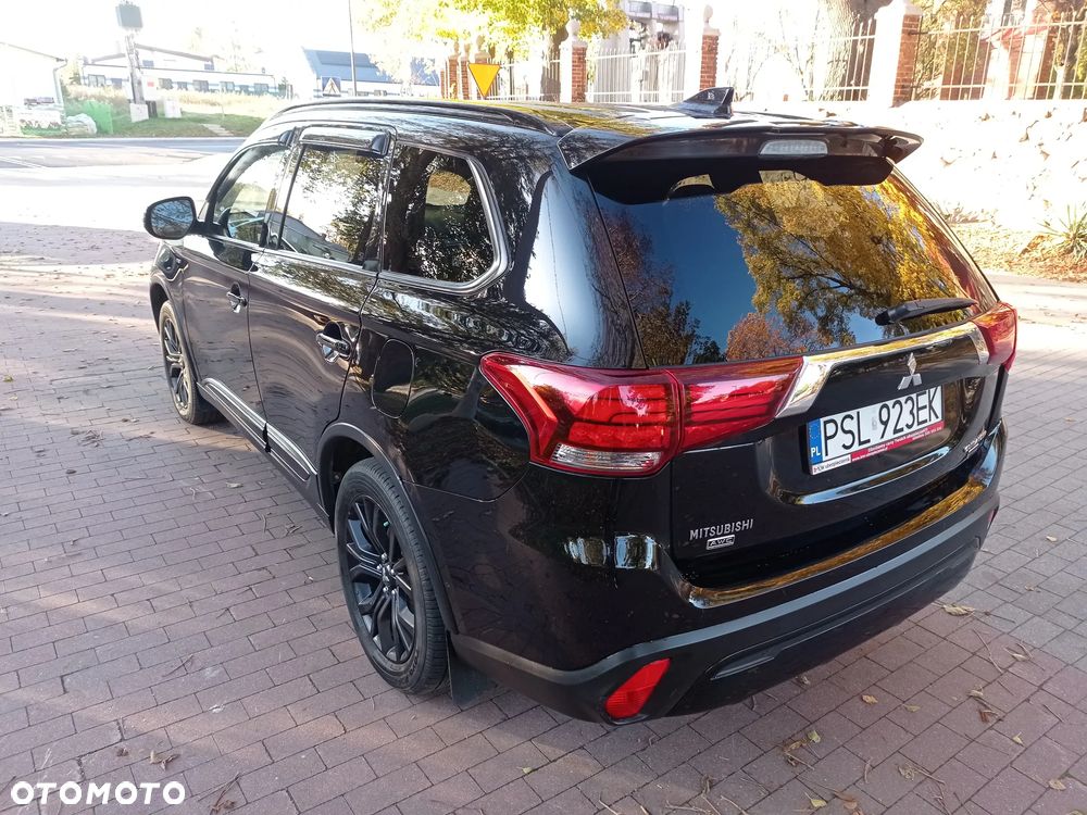 Mitsubishi Outlander - 4