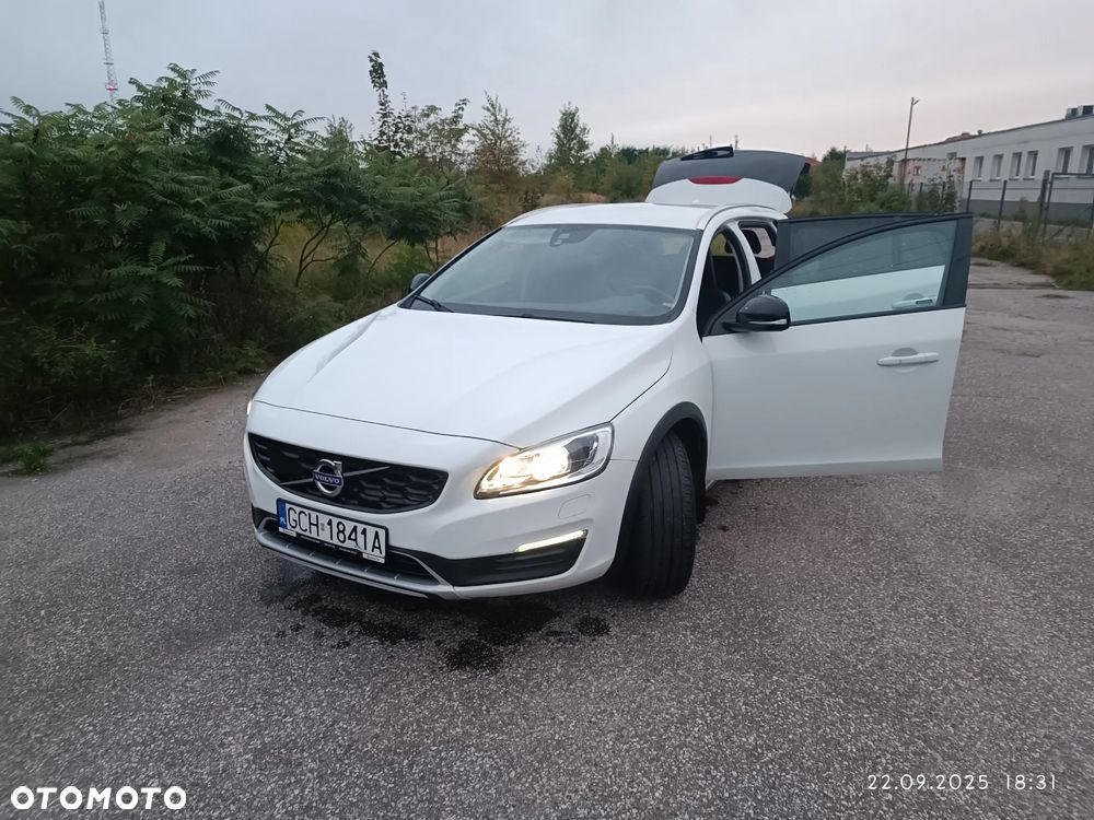 Volvo V60 Cross Country - 14