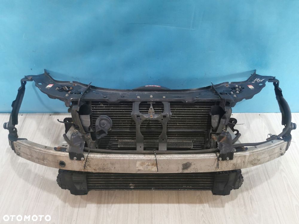 Mercedes E-Klasa W211 02/06 pas wzmocnienie chłodnice 3.0 Diesel - 2