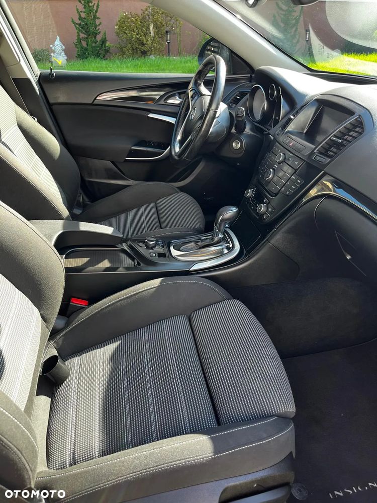 Opel Insignia 2.0 Turbo Sports Tourer 4x4 Automatik Active - 11