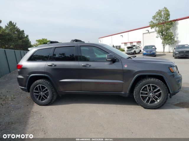 Jeep Grand Cherokee - 10