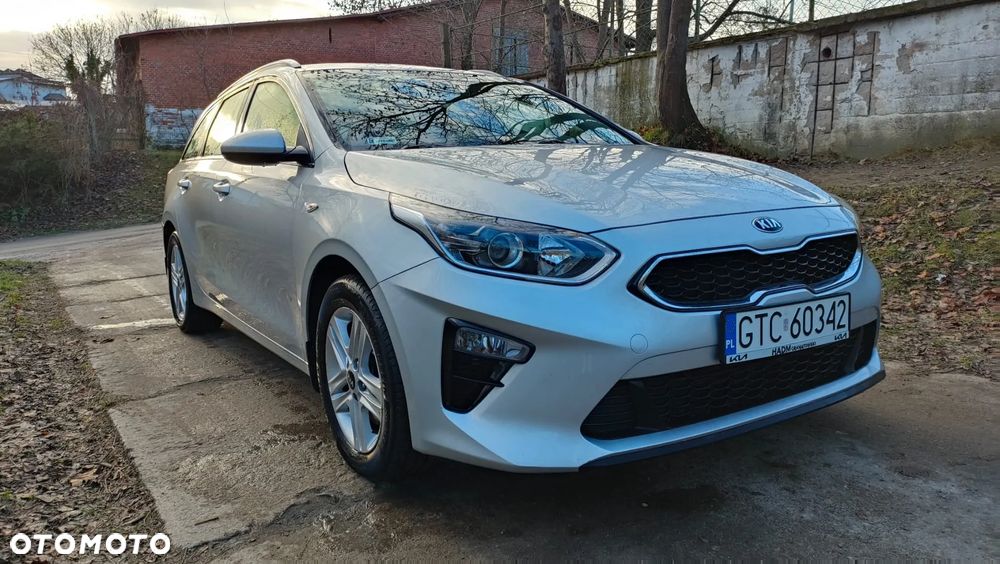 Kia Ceed 1.6 CRDi mHEV M DCT - 1