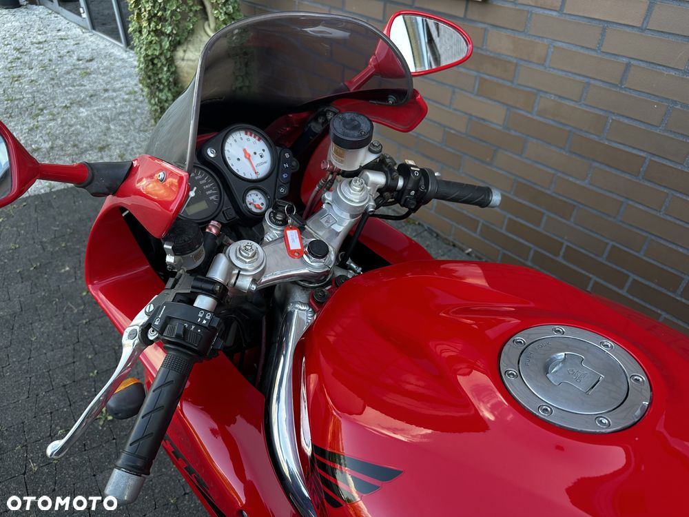Honda VTR - 19