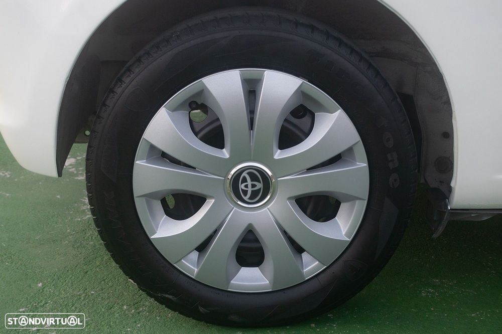Toyota Yaris 1.4 D-4D Active - 8
