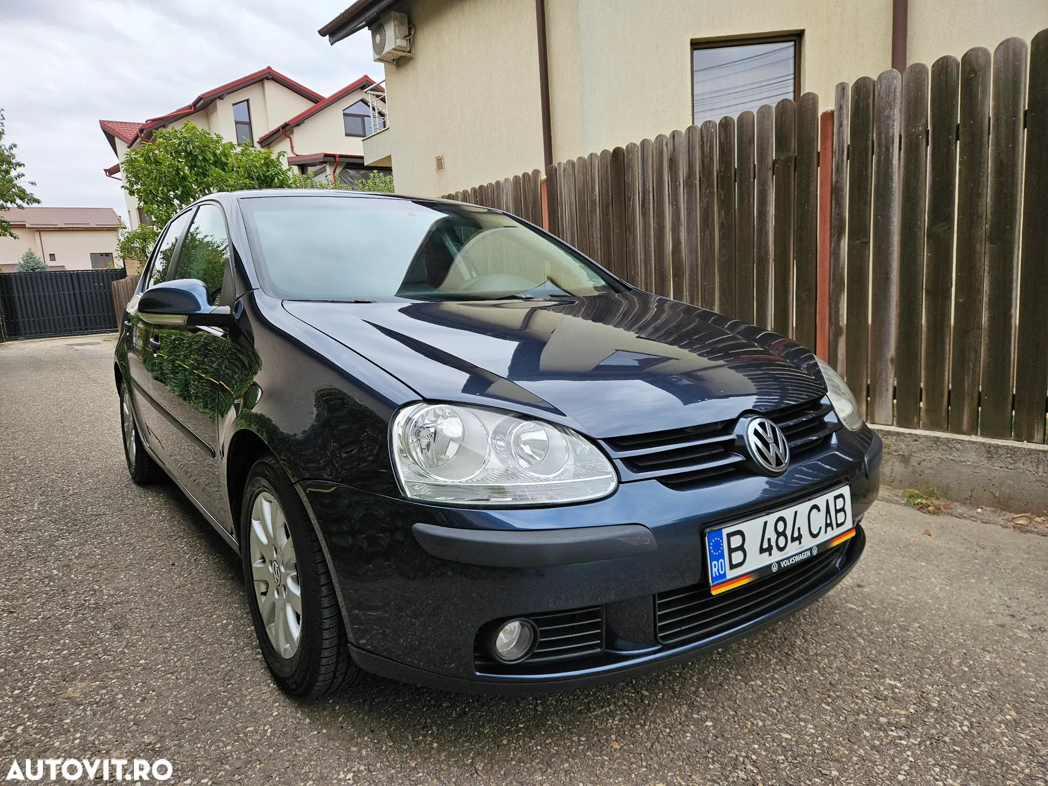 Volkswagen Golf - 2