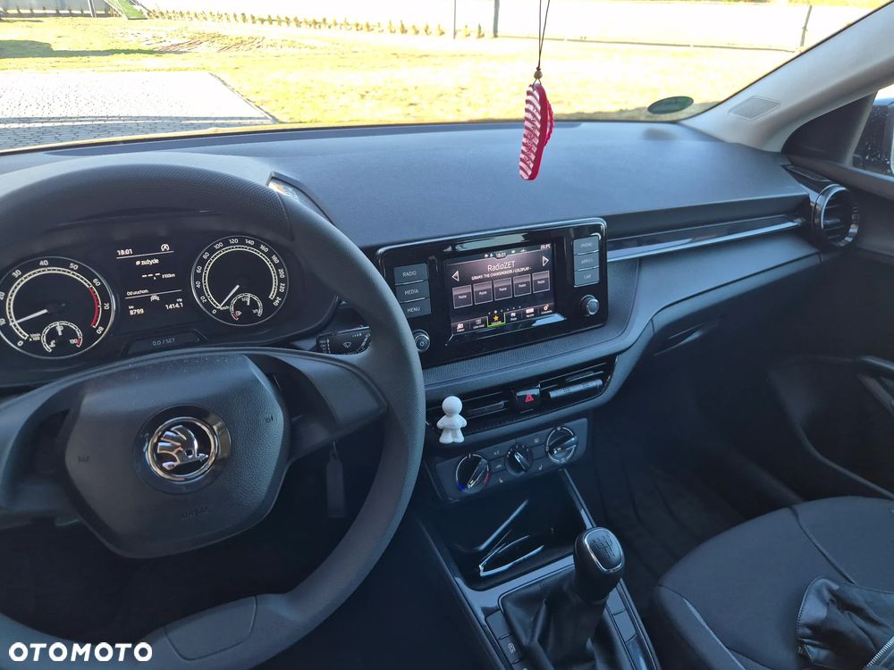 Skoda Fabia 1.0 MPI Active - 22