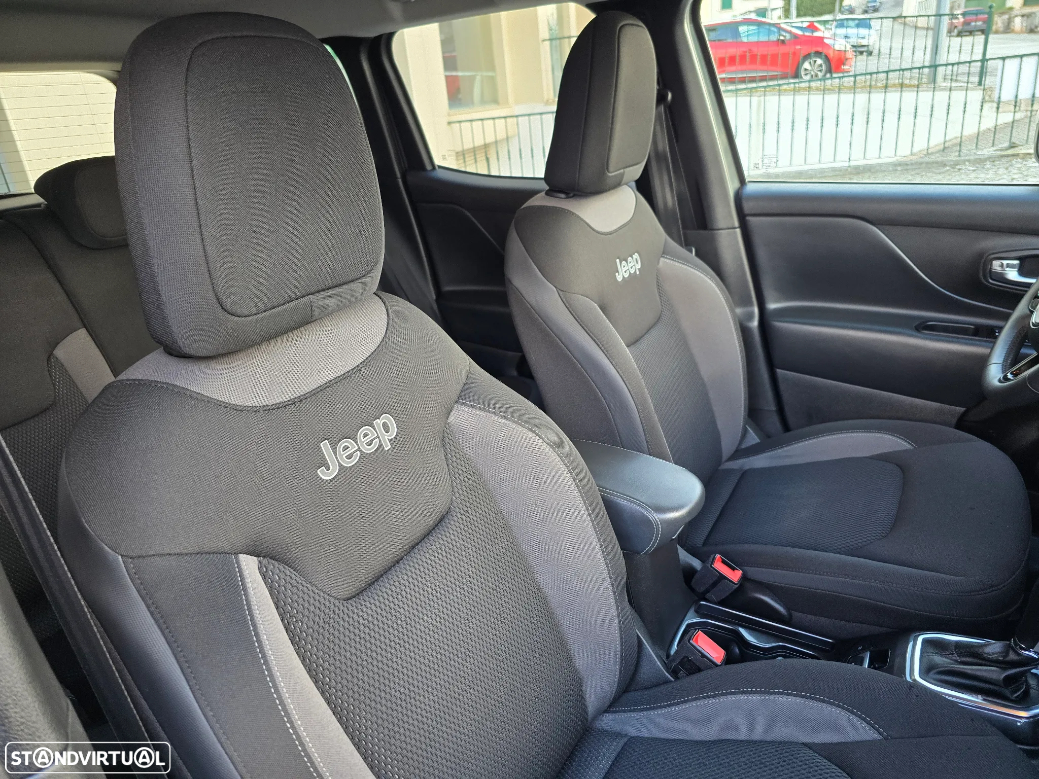 Jeep Renegade 1.3 TG 4Xe Upland - 11