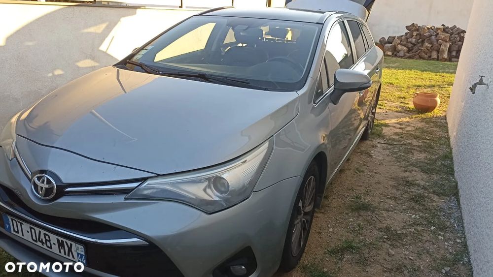 Toyota Avensis 2.0 D-4D Prestige - 2