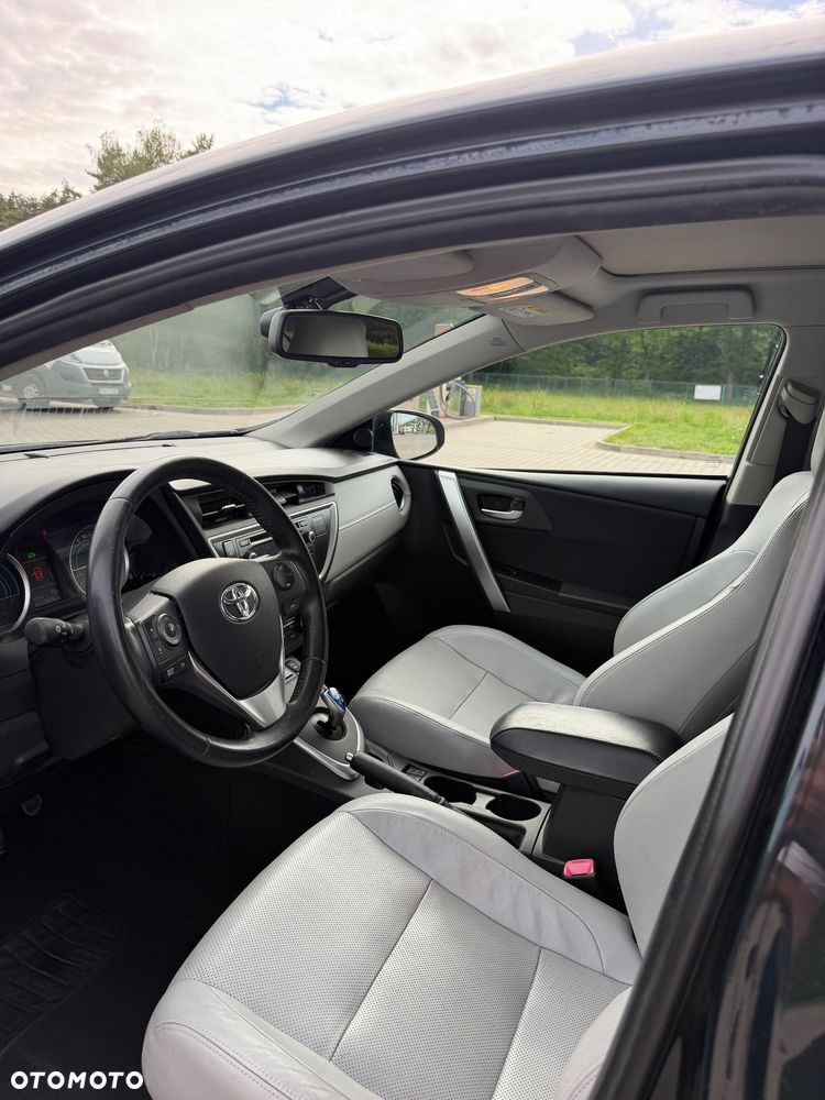 Toyota Auris - 15