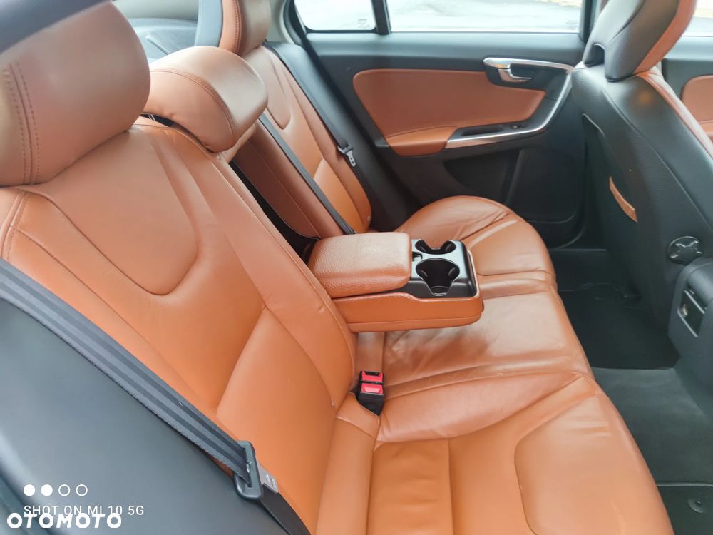 Volvo S60 D2 Momentum - 16