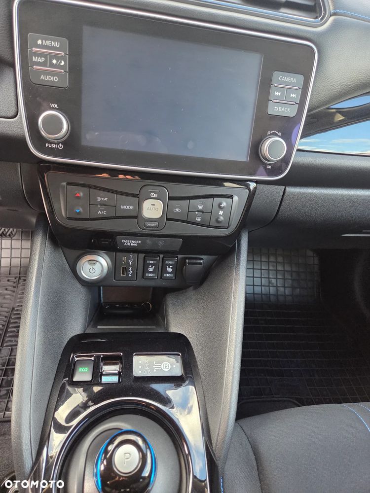 Nissan Leaf 40kWh N-Connecta - 24