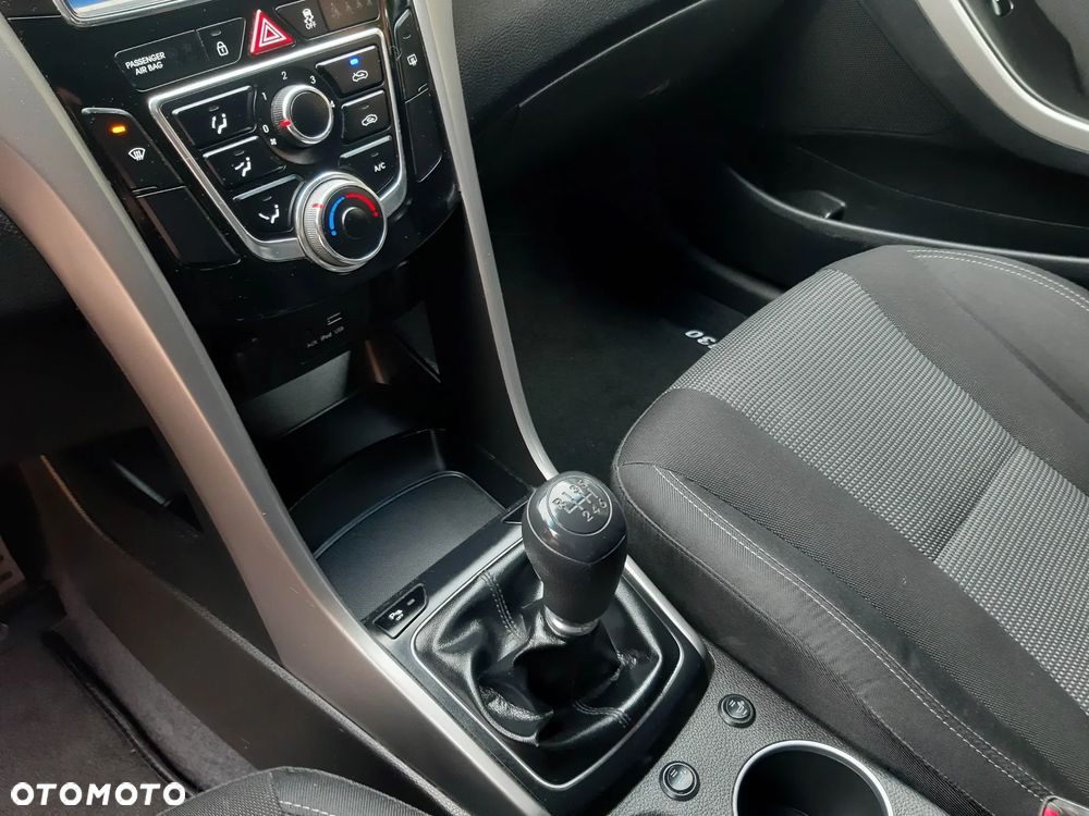 Hyundai i30 1.4 Premiere Comfort - 18