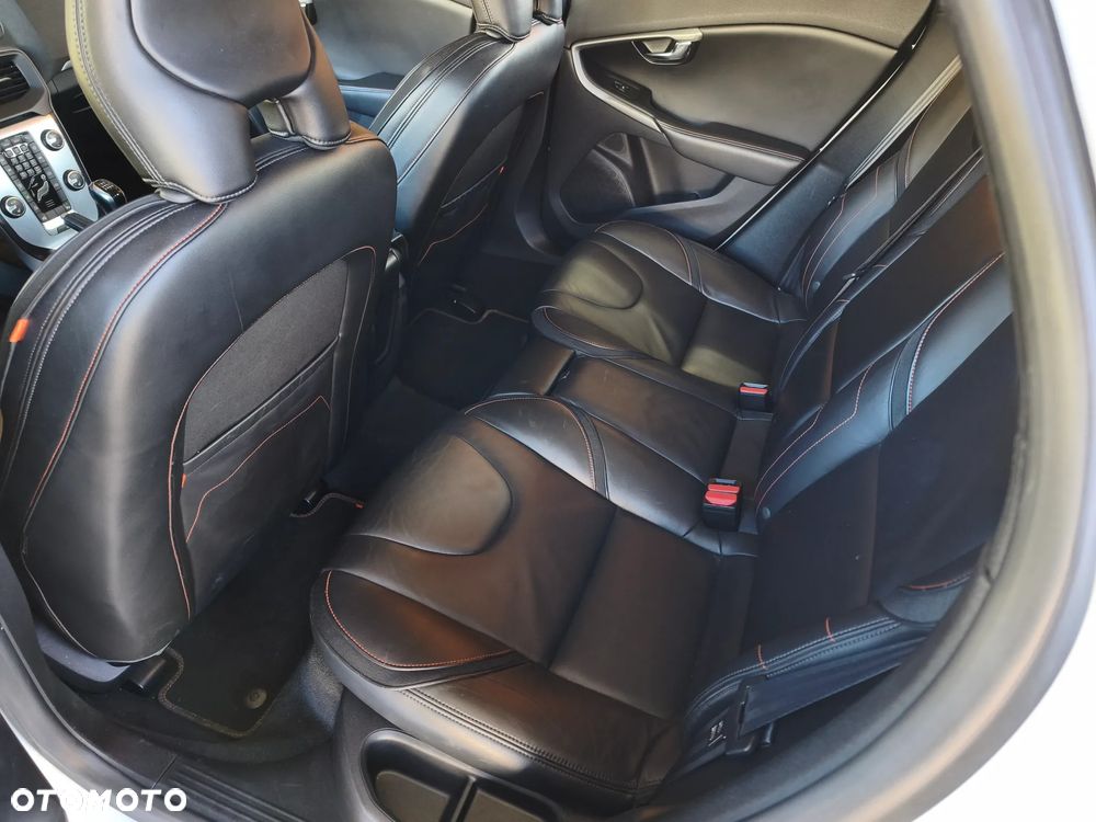 Volvo V40 D4 Drive-E Ocean Race - 20