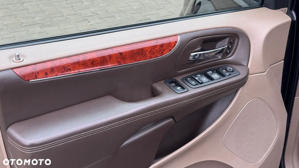 Chrysler Grand Voyager 2.8 CRD Limited - 28