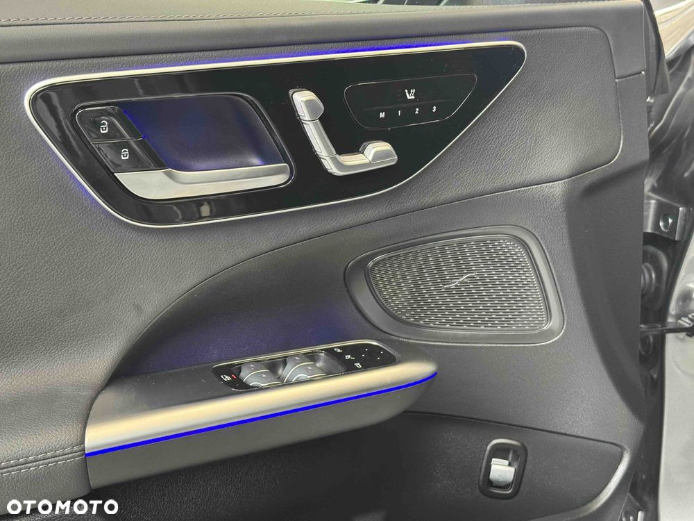 Mercedes-Benz Klasa C 180 mHEV AMG - 19