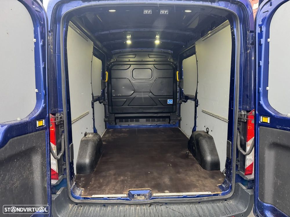Ford Transit L2H2 2.0 TDCI Caixa automática - 130 CV - 11
