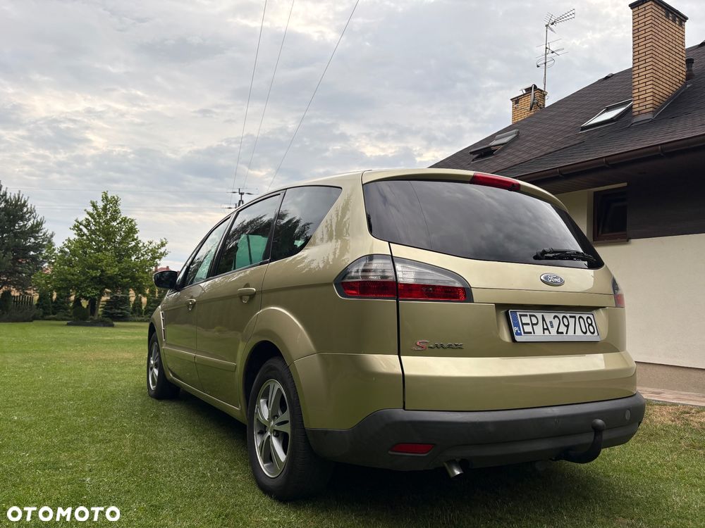 Ford S-Max - 10