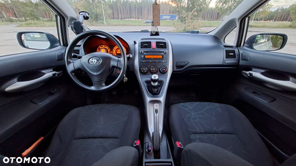 Toyota Auris 1.4 D-4D Terra - 15