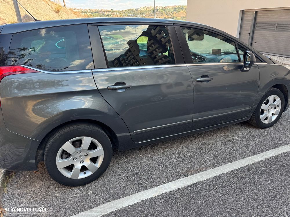 Peugeot 5008 1.6 HDi 7L Allure - 12