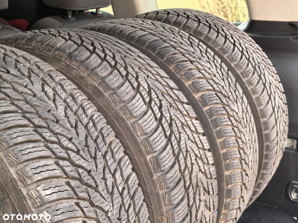 Volkswagen Touran 2.0 TDI DPF United - 11