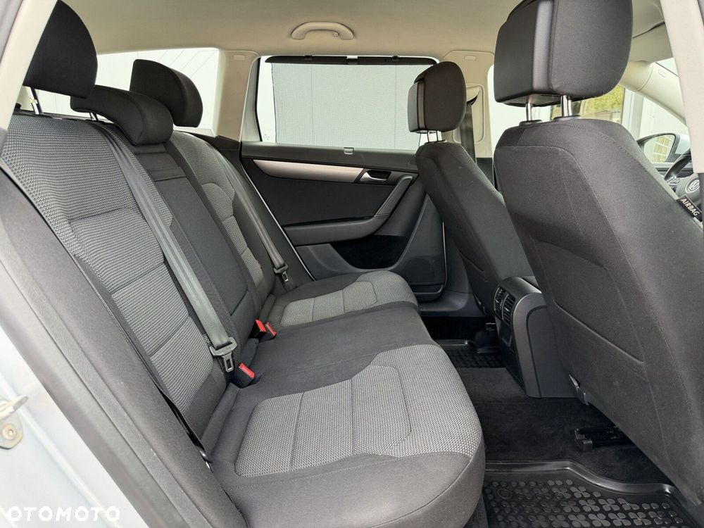 Volkswagen Passat - 21