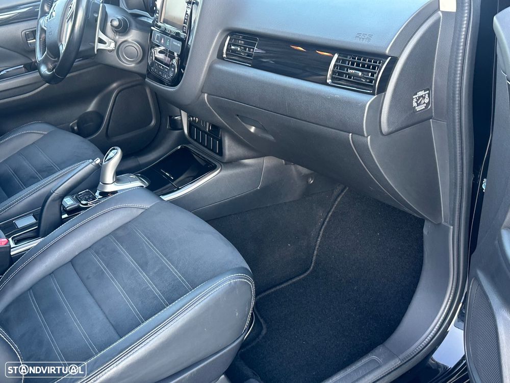 Mitsubishi Outlander 2.0 Intense Navi - 25