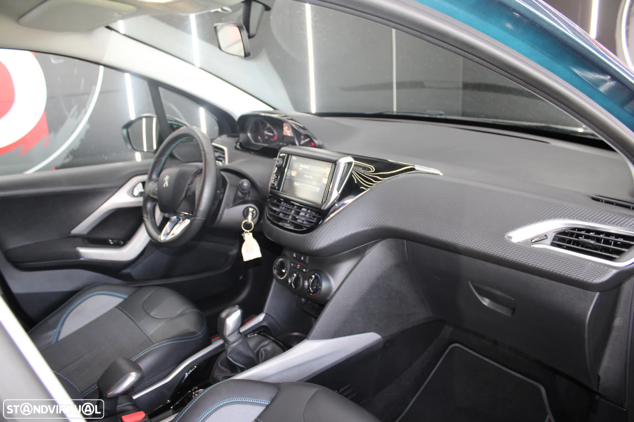 Peugeot 2008 1.2 PureTech Crossway - 14