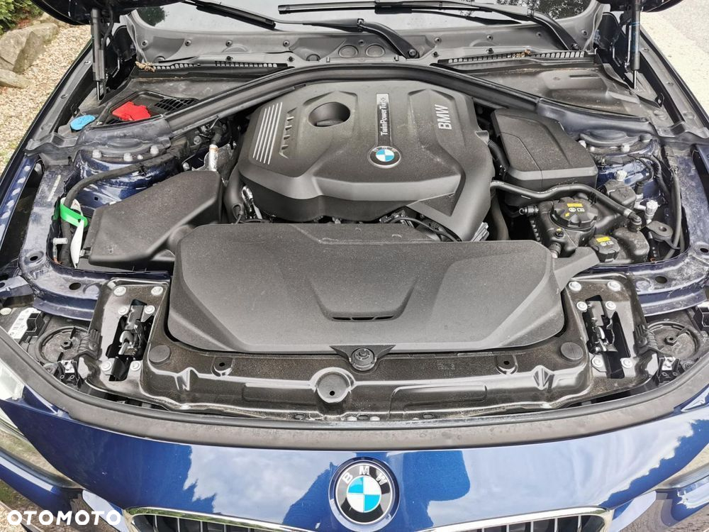 BMW Seria 3 330i xDrive Luxury Line - 26