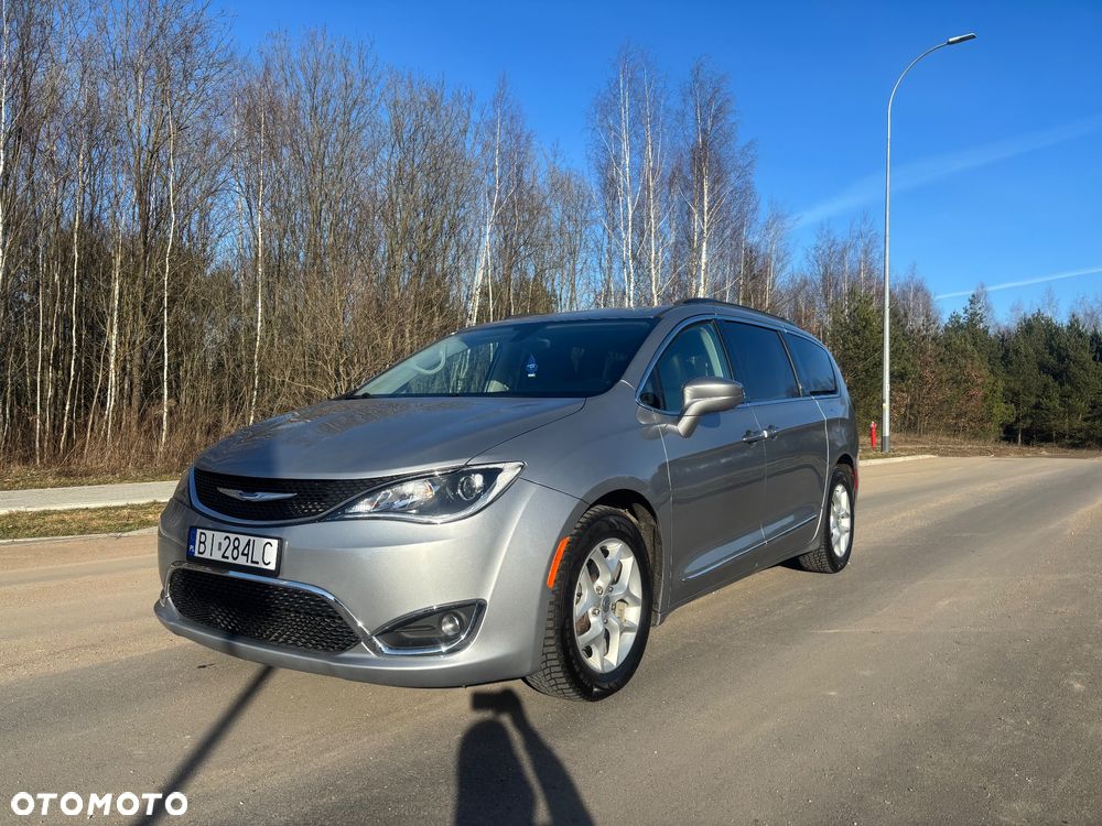 Chrysler Pacifica - 13