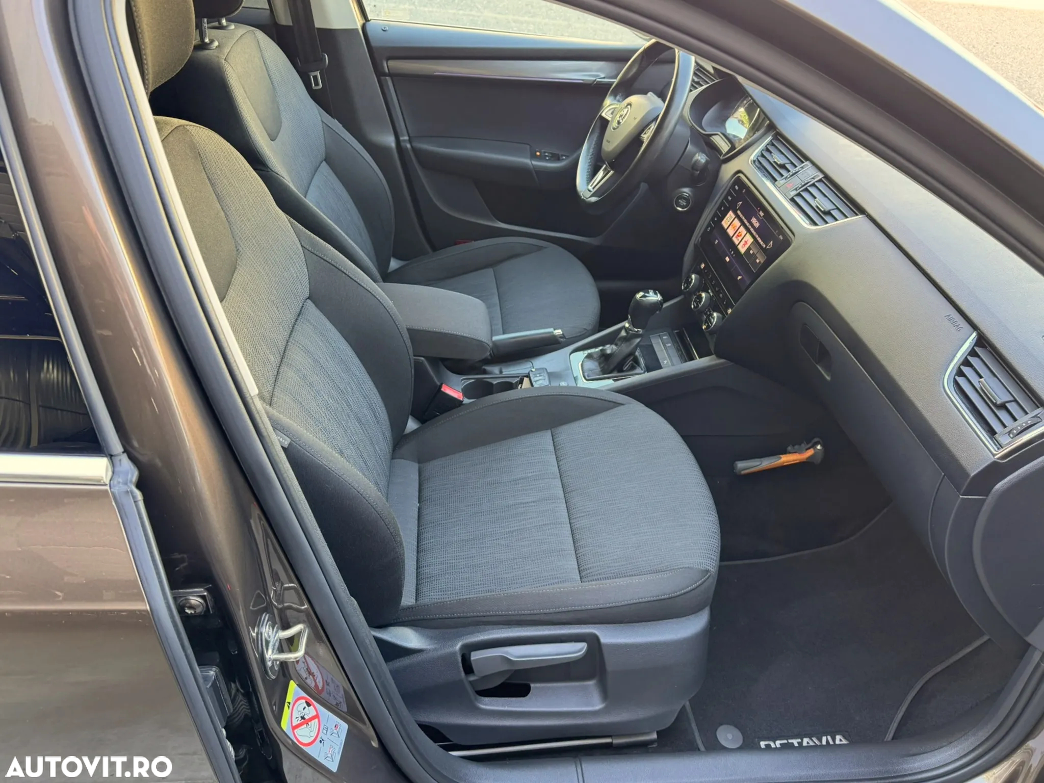 Skoda Octavia 1.6 TDI DSG Ambition - 14