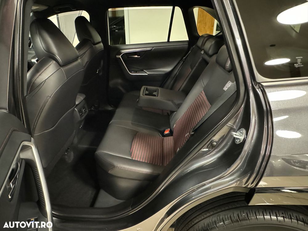 Toyota RAV4 Plug-in-Hybrid Style - 11